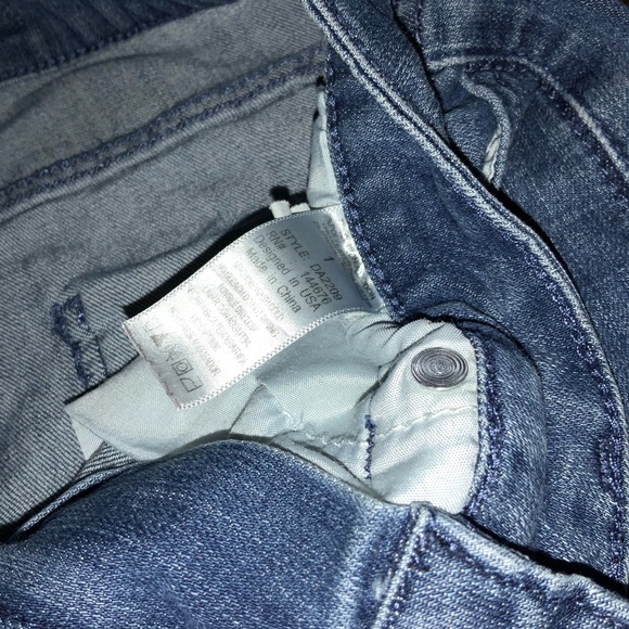 FASHION NOVA Brand Blue Jeans - Picture 4 of 4